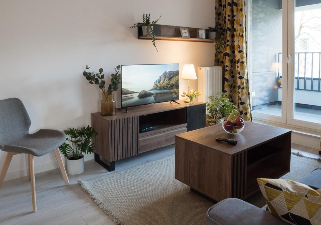 Apartament Sloneczny Kamienica Grochow With Free Parking Varsovia Exterior foto