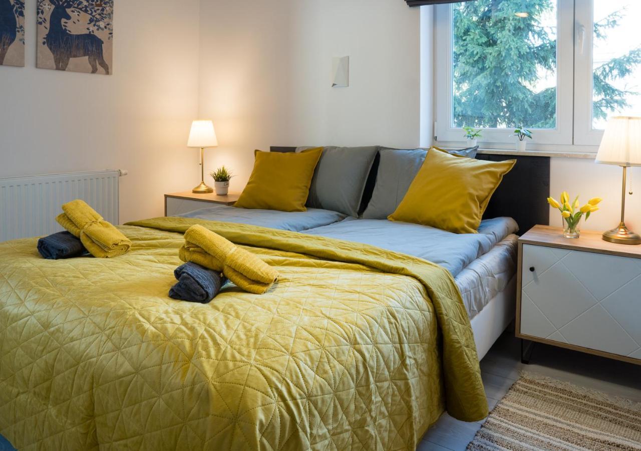 Apartament Sloneczny Kamienica Grochow With Free Parking Varsovia Exterior foto