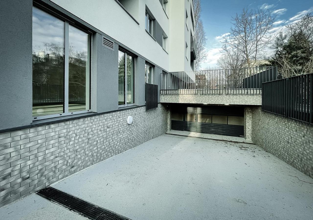 Apartament Sloneczny Kamienica Grochow With Free Parking Varsovia Exterior foto