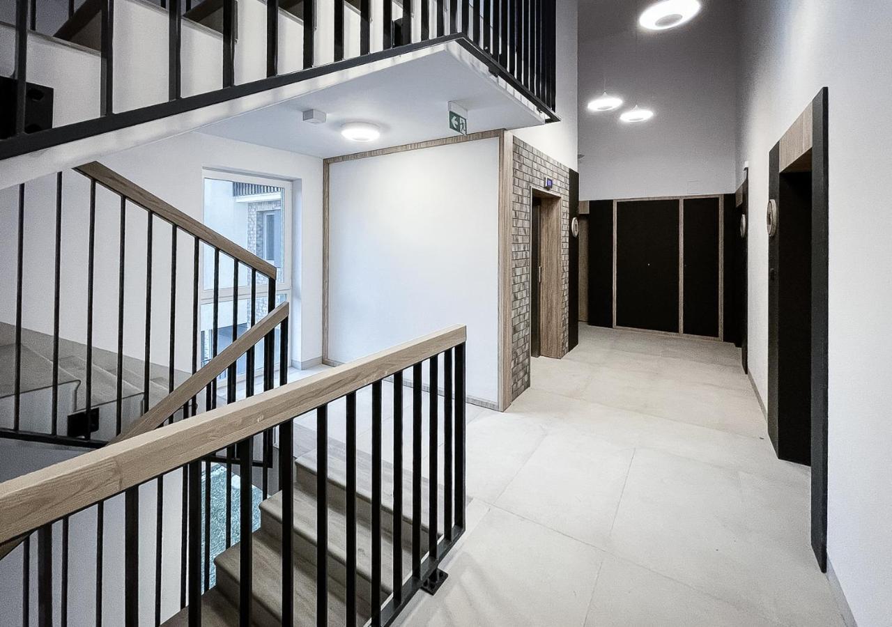 Apartament Sloneczny Kamienica Grochow With Free Parking Varsovia Exterior foto